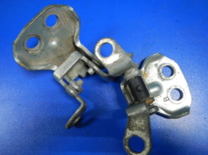 Петля двери Ford Fiesta